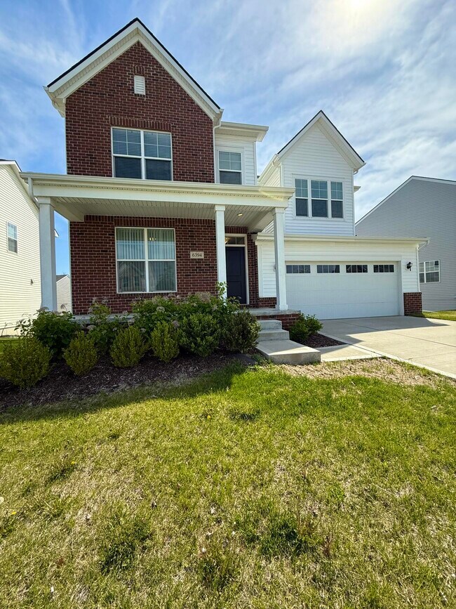Building Photo - 6394 S Trailwoods Dr