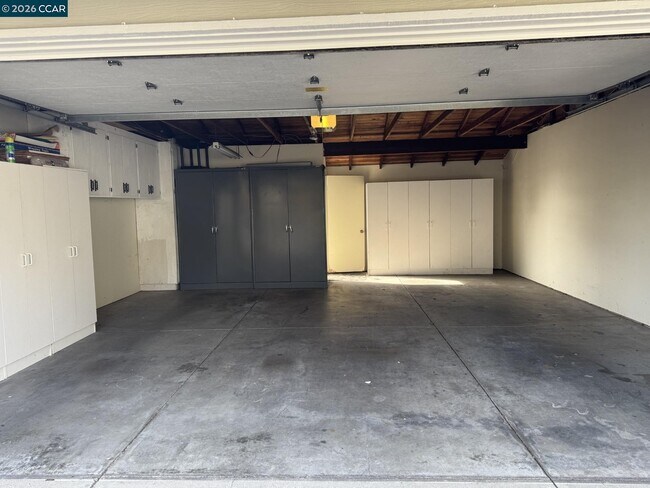 Building Photo - 1168 Alta Mesa