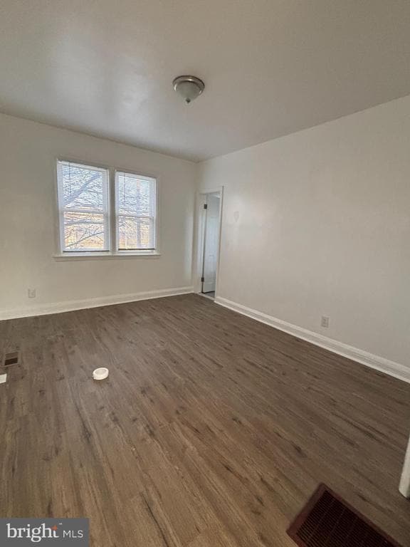 Building Photo - 3758 Columbus Dr