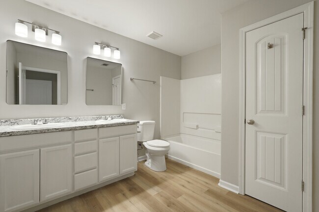 Building Photo - 10 Brown Thrasher Ct