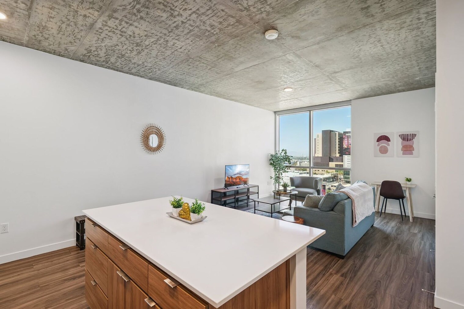 Building Photo - 222 E Jefferson St