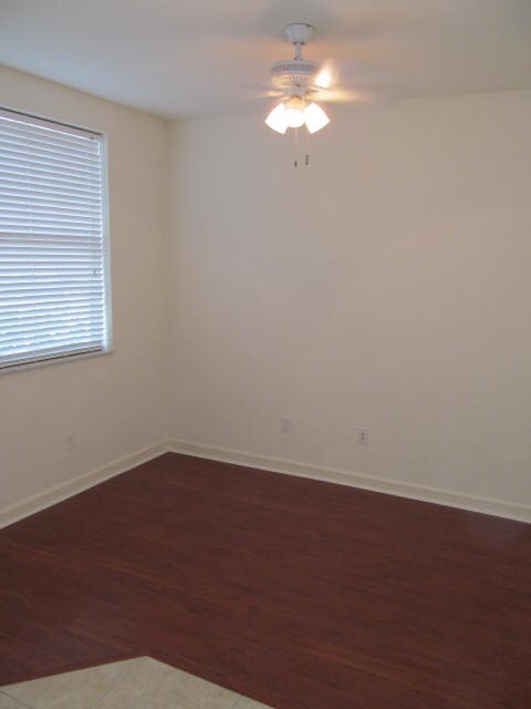 Building Photo - 810 Marina Del Ray Ln