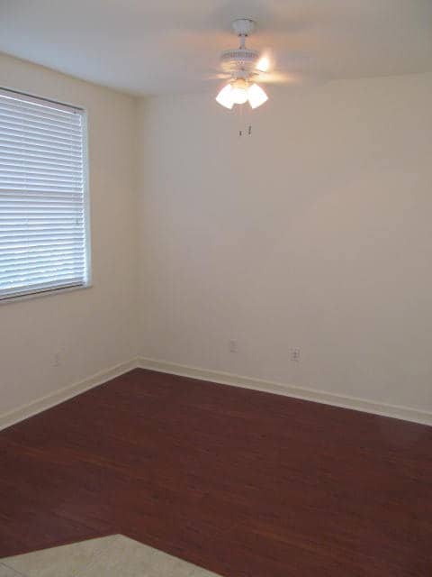 Building Photo - 883 Millbrae Ct