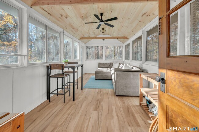 Building Photo - 12 Park Rd