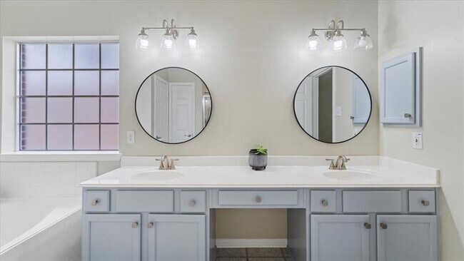 Building Photo - 9722 Therrell Dr