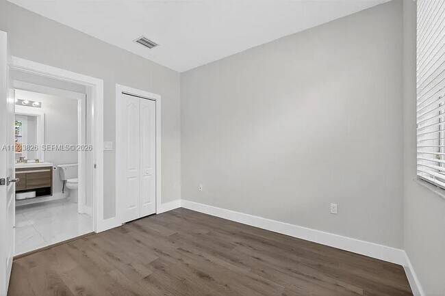 Building Photo - 981 SW 149th Ct