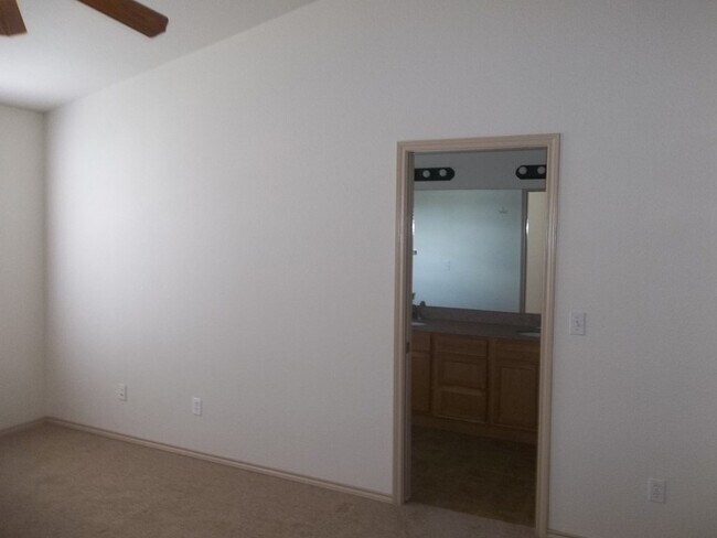 Building Photo - 2318 Sailing Way