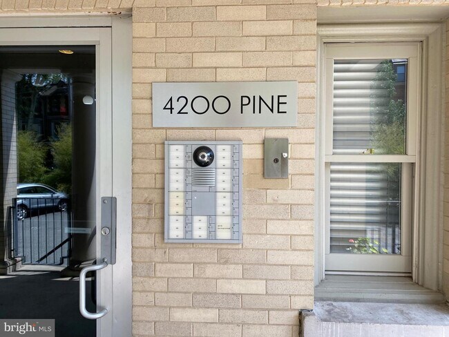 Building Photo - 4200 Pine St