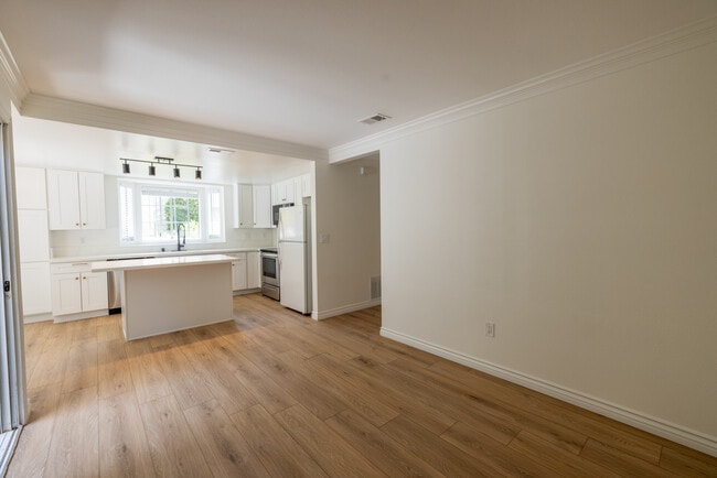 Building Photo - 3776 Portland Ct