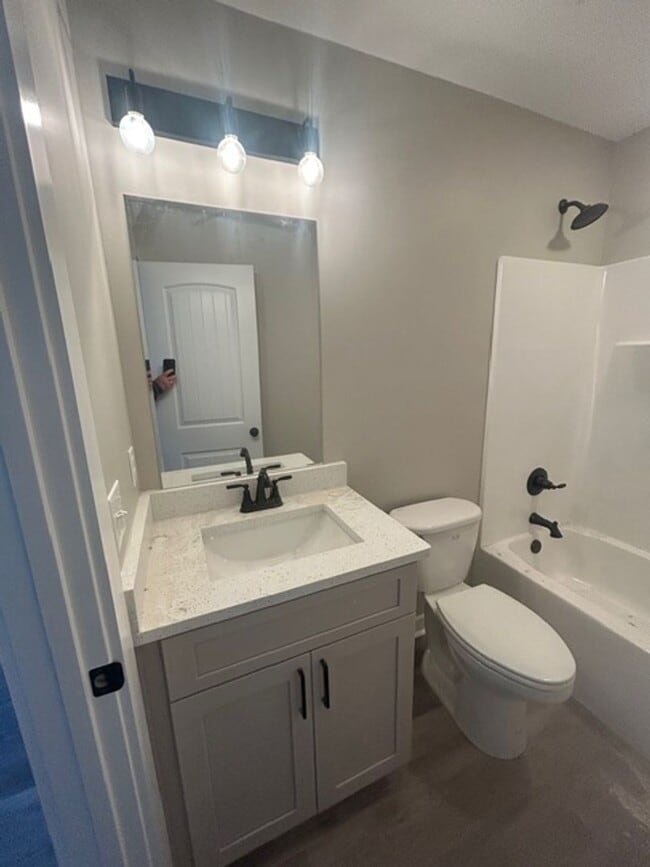 Building Photo - 2 Bed 2 bath new construction