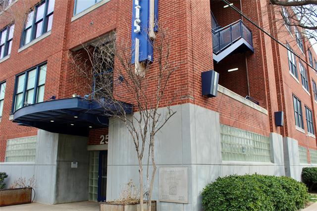 Building Photo - 2502 Live Oak St