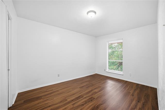 Building Photo - 334 Valley Park Dr