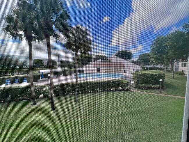 Building Photo - 3154 Via Poinciana