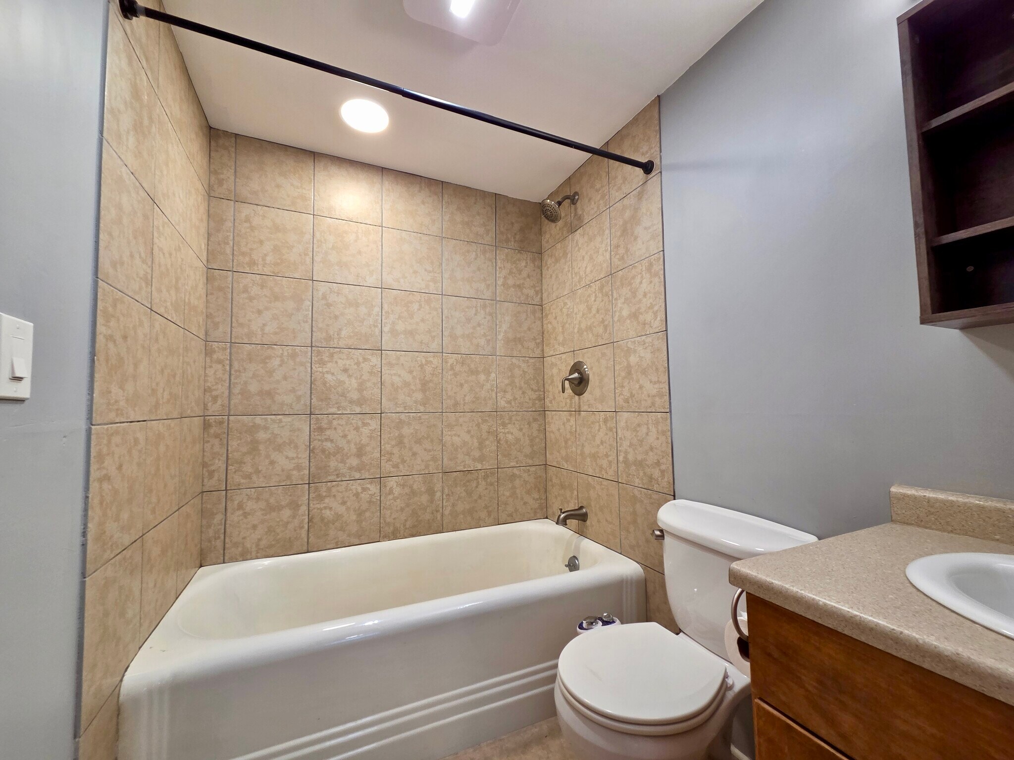 Building Photo - 64 Tryon Park