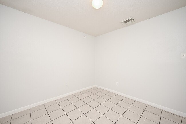 Building Photo - 3635 Garrison Run Dr