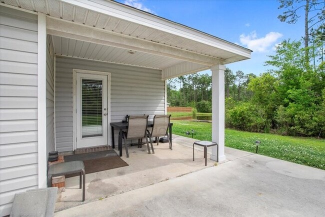 Building Photo - 18401 Elkwood Dr