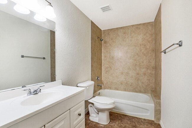 Building Photo - 1519 W 17th St