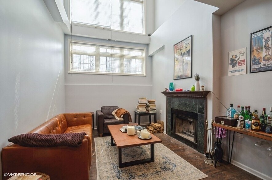 Building Photo - 1508 W Erie St