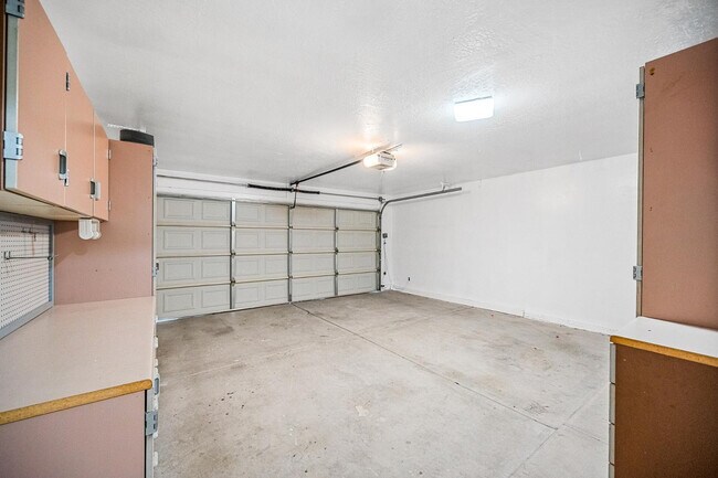 Building Photo - 17012 S 27th Pl