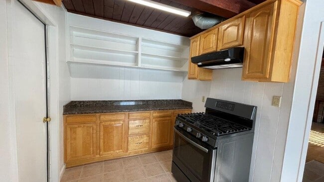 Building Photo - Pleasant HIll, Beautiful 3 bedroom 1 bath ...