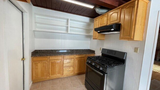 Building Photo - Pleasant HIll, Beautiful 3 bedroom 1 bath home w/ 1 car garage Immaculately maintained!