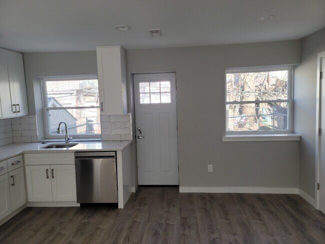 Building Photo - 2953 Edgley St