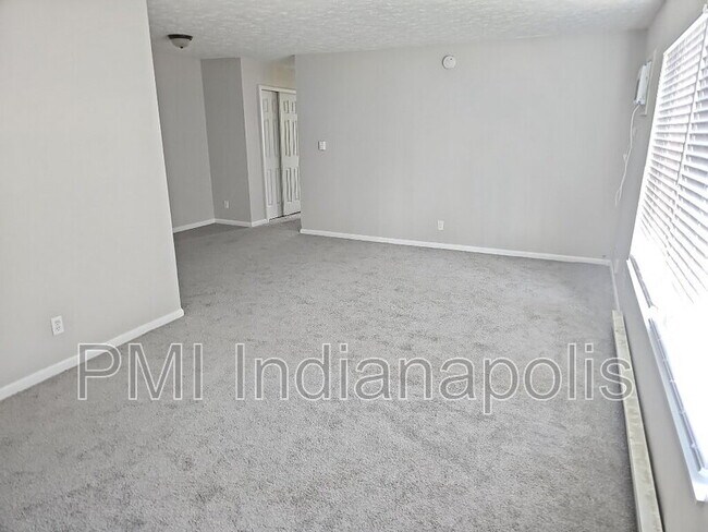 Building Photo - 6220 E 11th St
