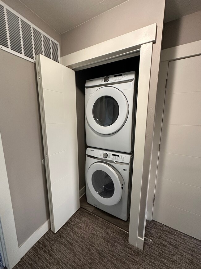 Building Photo - 250 Andesite Ave