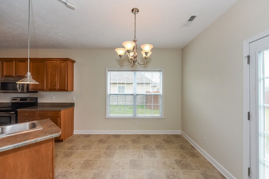 Building Photo - 1448 Jeter Way
