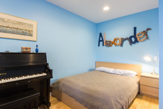 Building Photo - 396 Dean St