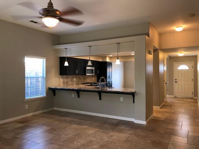 Building Photo - 524 W Russell Ave