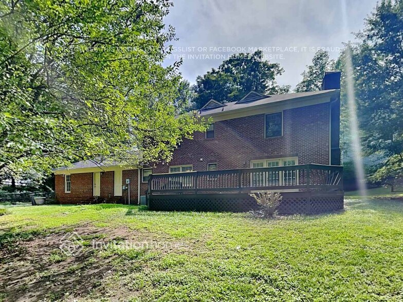 Building Photo - 5601 Flagstop Ct