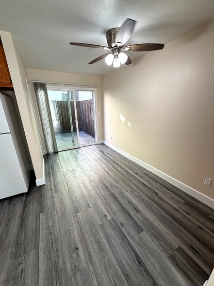 Building Photo - 610 Silverwood Ave