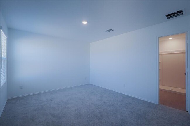 Building Photo - 308 Cowpoke Dr