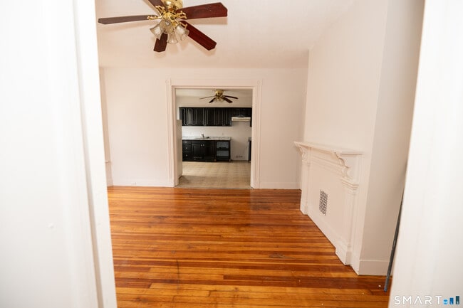 Building Photo - 473 Howard Ave