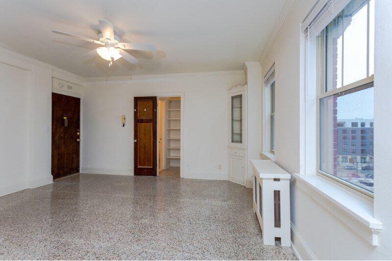 Building Photo - 921 N Marshall St