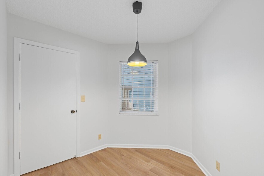 Building Photo - 1410 Ocean Dunes Cir