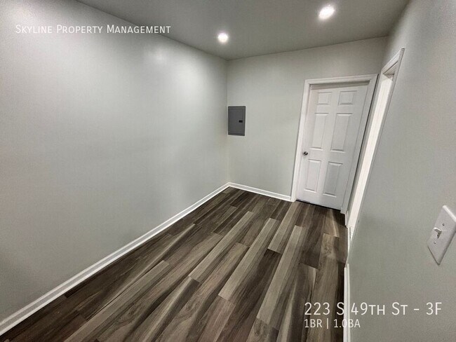 Building Photo - 223 S 49th St