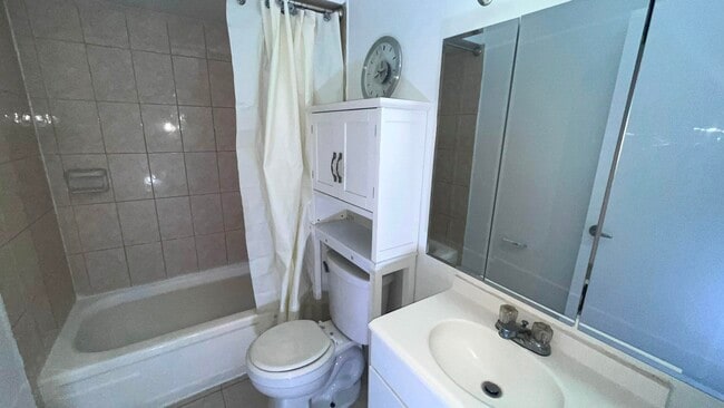 Building Photo - 6080 Forest Hill Blvd