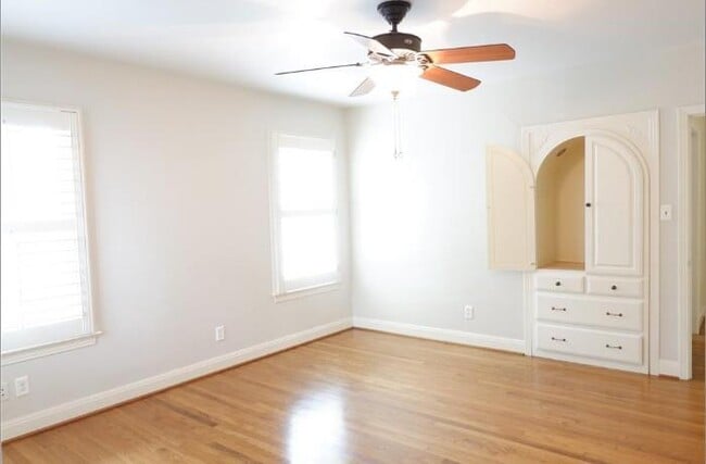 Building Photo - 2203 Griswold Ln