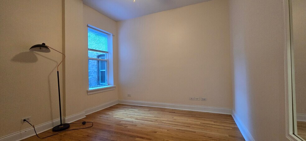 Building Photo - 6812 N Wayne Ave