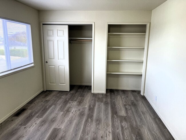 Building Photo - 31 W Dollison St