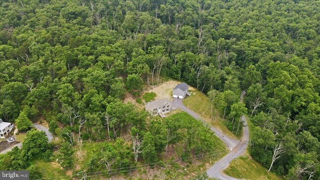 Building Photo - 1617 Tomahawk Trail