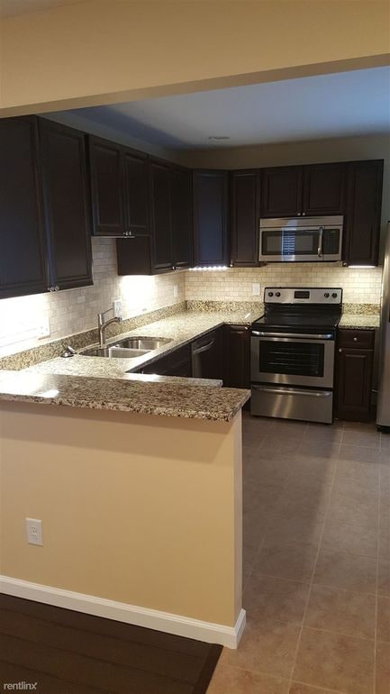 Building Photo - 415 Eldridge Ave