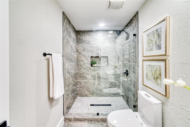 Building Photo - 15722 GardenSide Ln