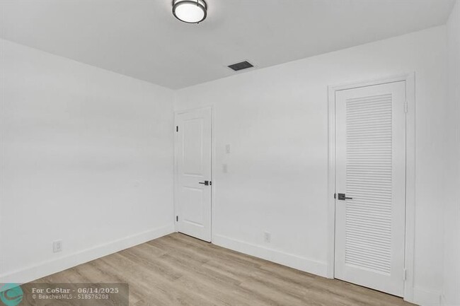 Building Photo - 4751 NE 29th Ave