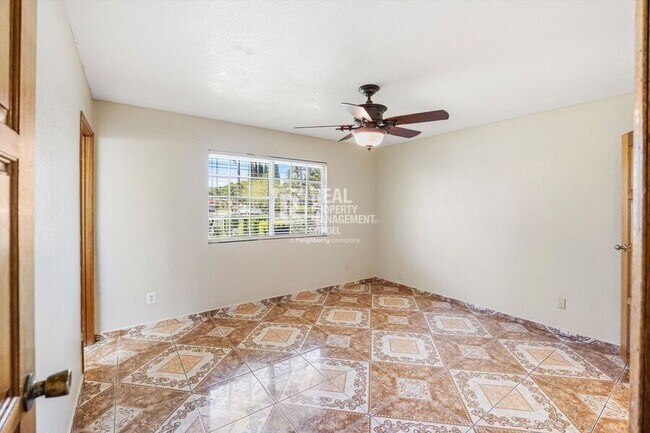 Building Photo - 16653 Mallory Dr