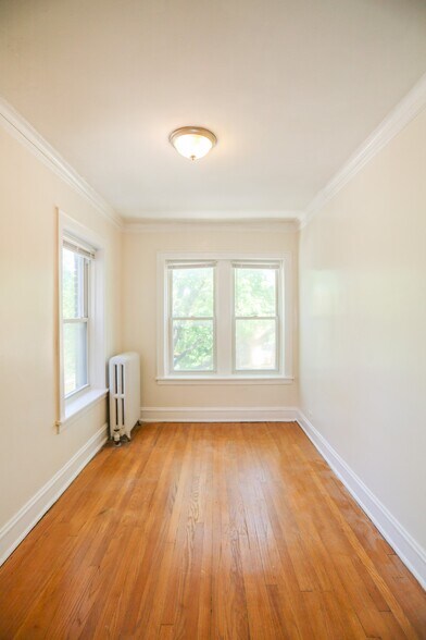 Building Photo - 5051 N Glenwood Ave