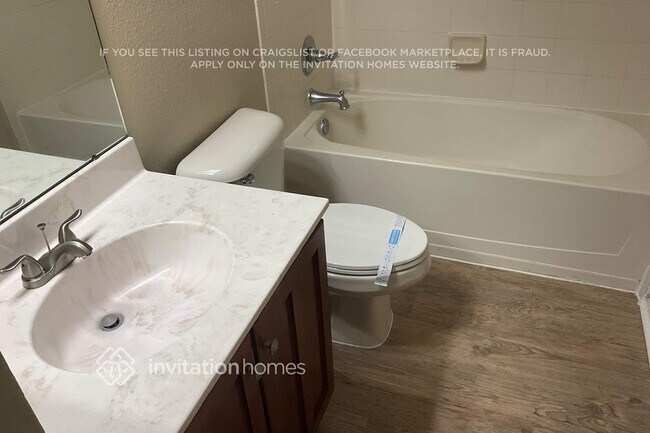 Building Photo - 1619 Bonita Bluff Ct