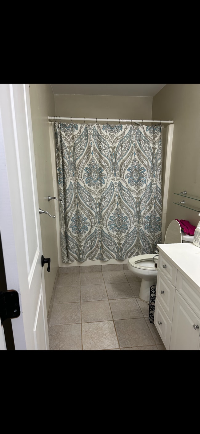 Building Photo - 400 E Emerald Dr